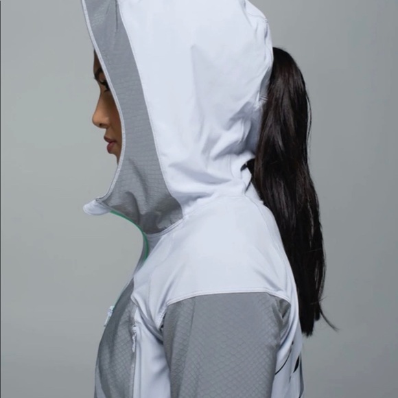 Lululemon light speed jacket reflective - Picture 4 of 9